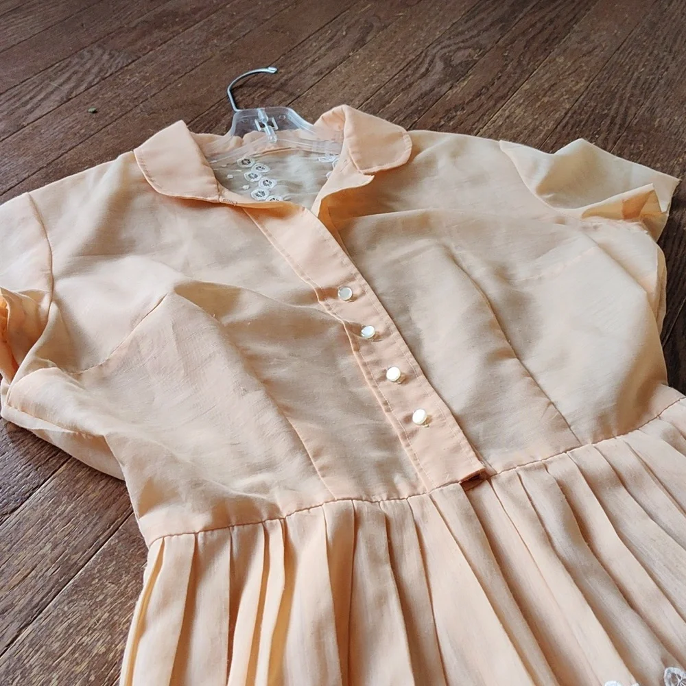 Charming Peach and Mint Vintage Dresses size M  based on measurements - Picture 5 of 14